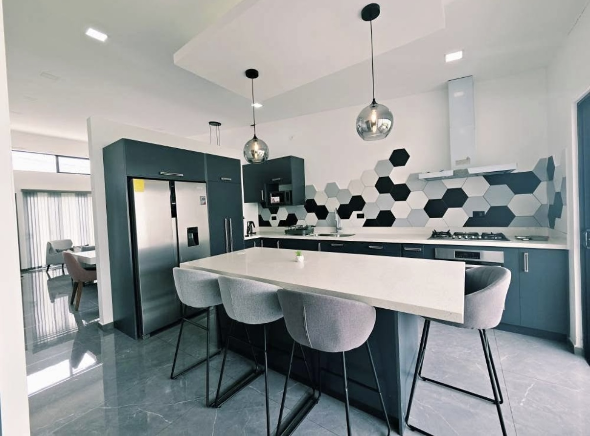 Una sola planta y oficina: casa en venta en Santo Domingo de Heredia