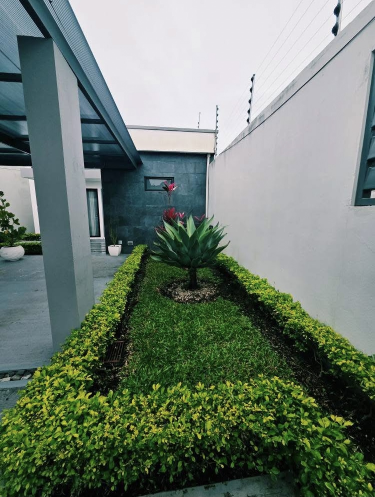 Una sola planta y oficina: casa en venta en Santo Domingo de Heredia